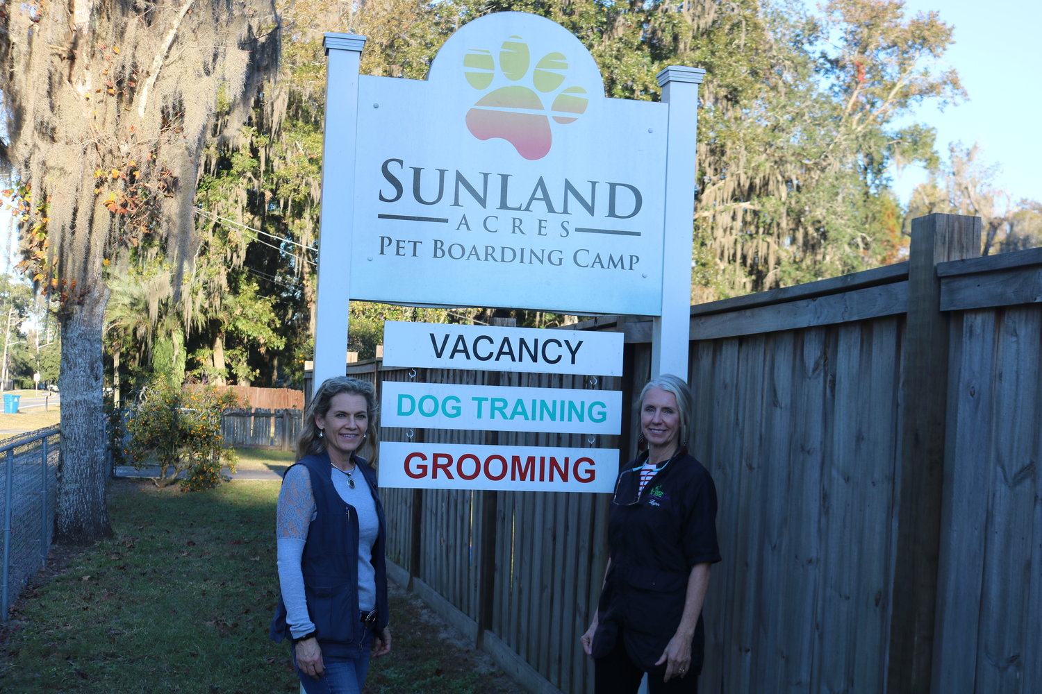 Sunland Acres Pet Boarding offers grooming and dog training as part of its list of available services.
